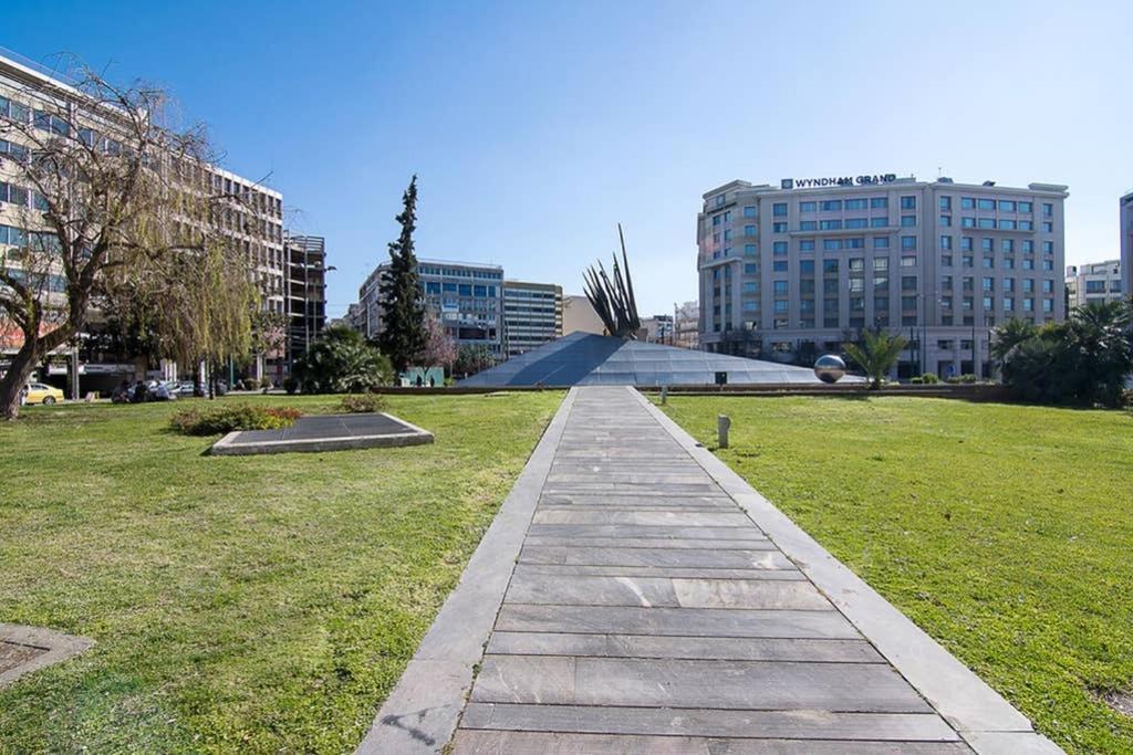 Bright Apartment For 6 Ppl In Athen Eksteriør billede