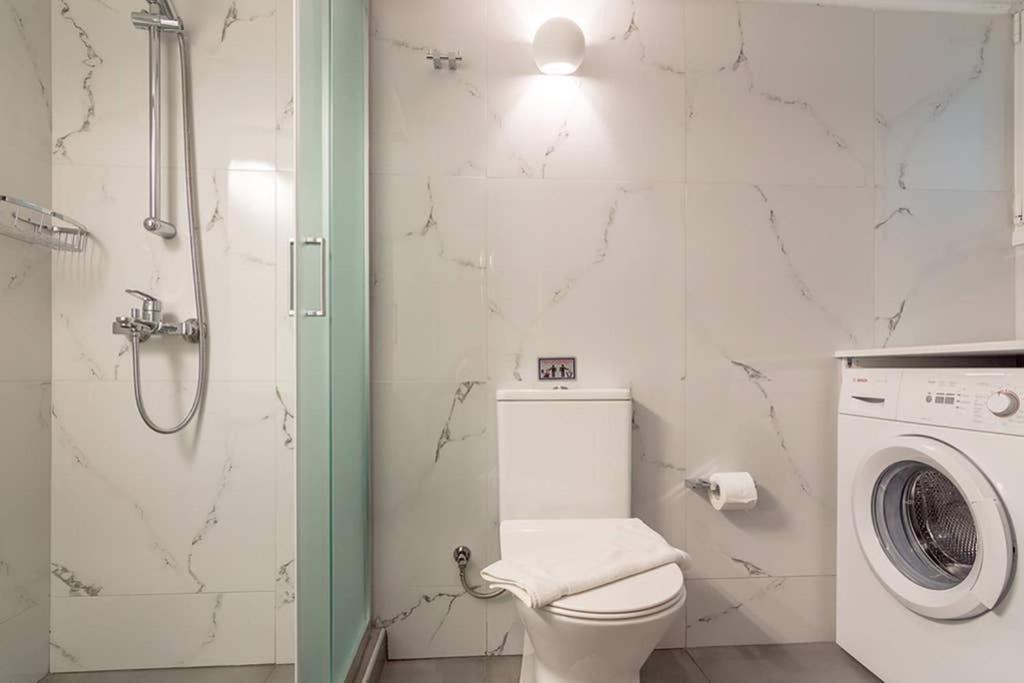 Bright Apartment For 6 Ppl In Athen Eksteriør billede